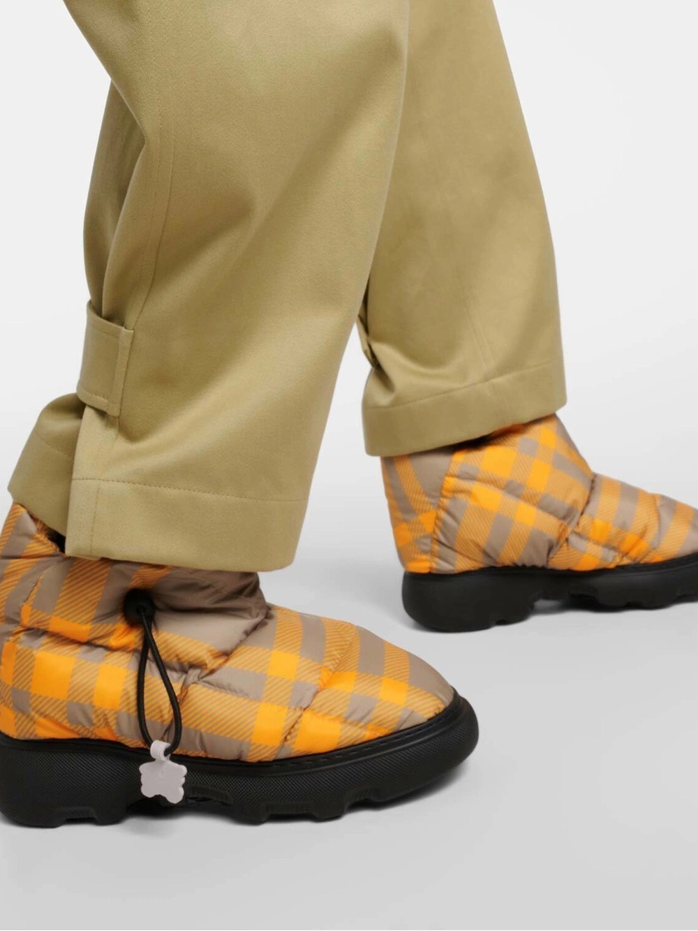 Burberry Men’s Check Pillow Padded Snow Boots Size 41